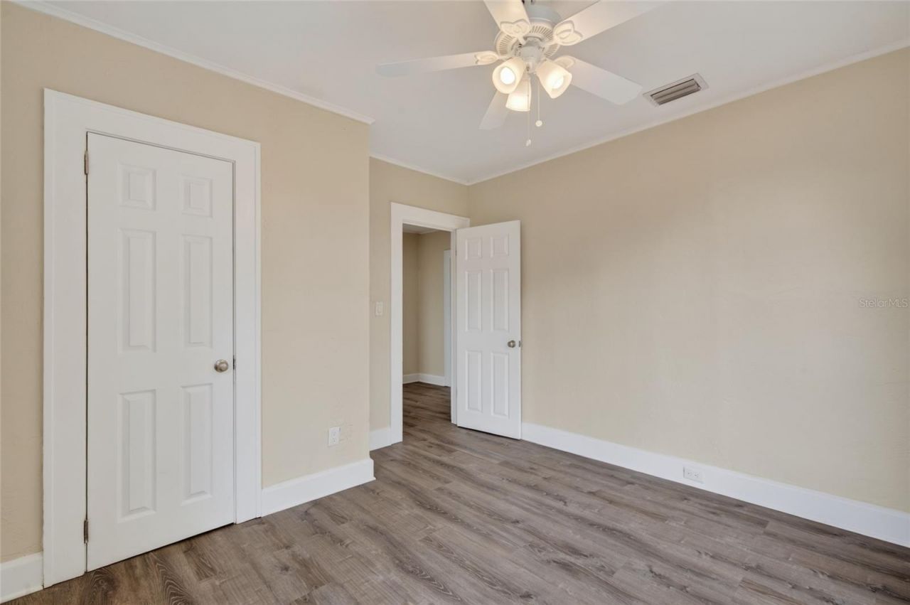 1327 35th Street S, Saint Petersburg, FL 33711 Photo