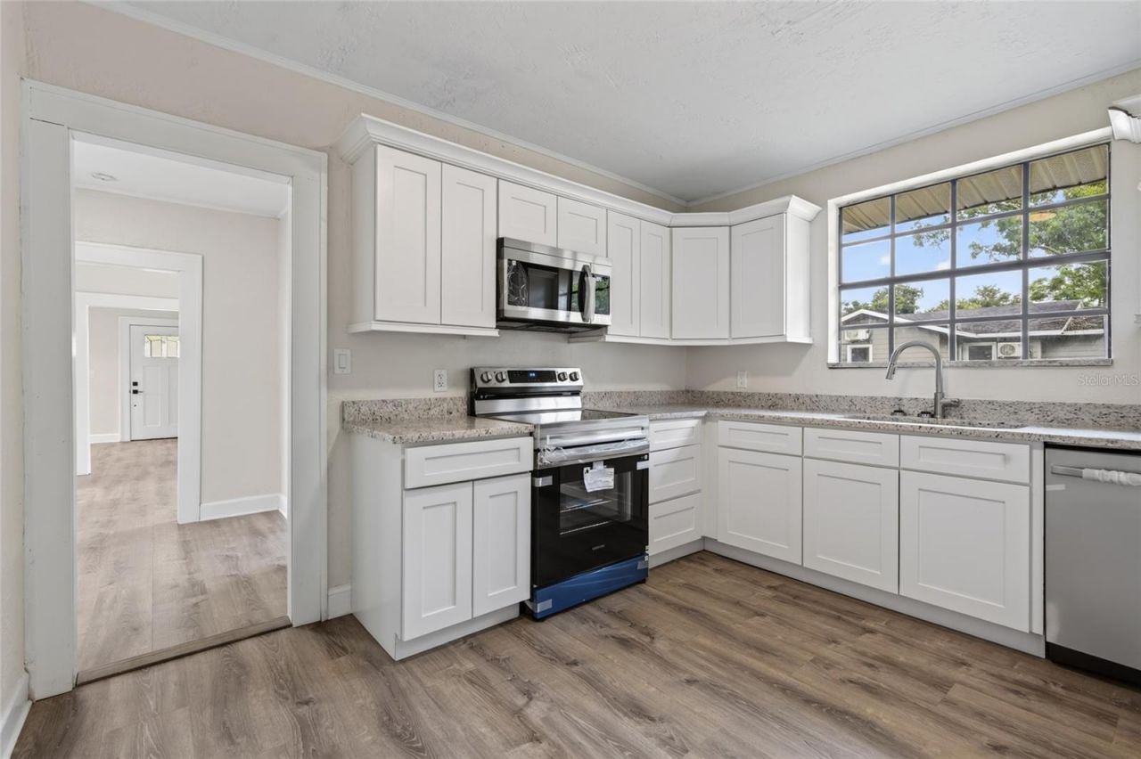 1327 35th Street S, Saint Petersburg, FL 33711 Photo
