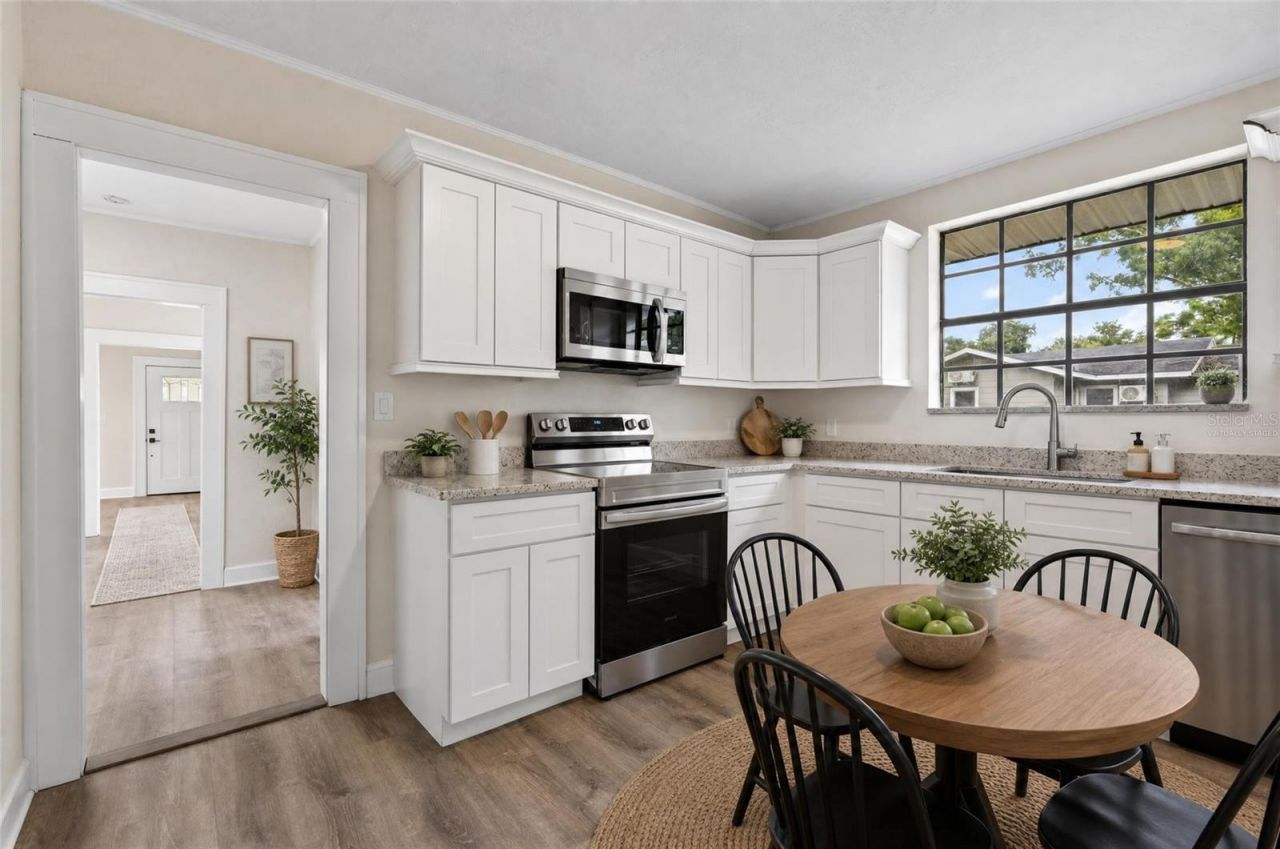 1327 35th Street S, Saint Petersburg, FL 33711 Photo