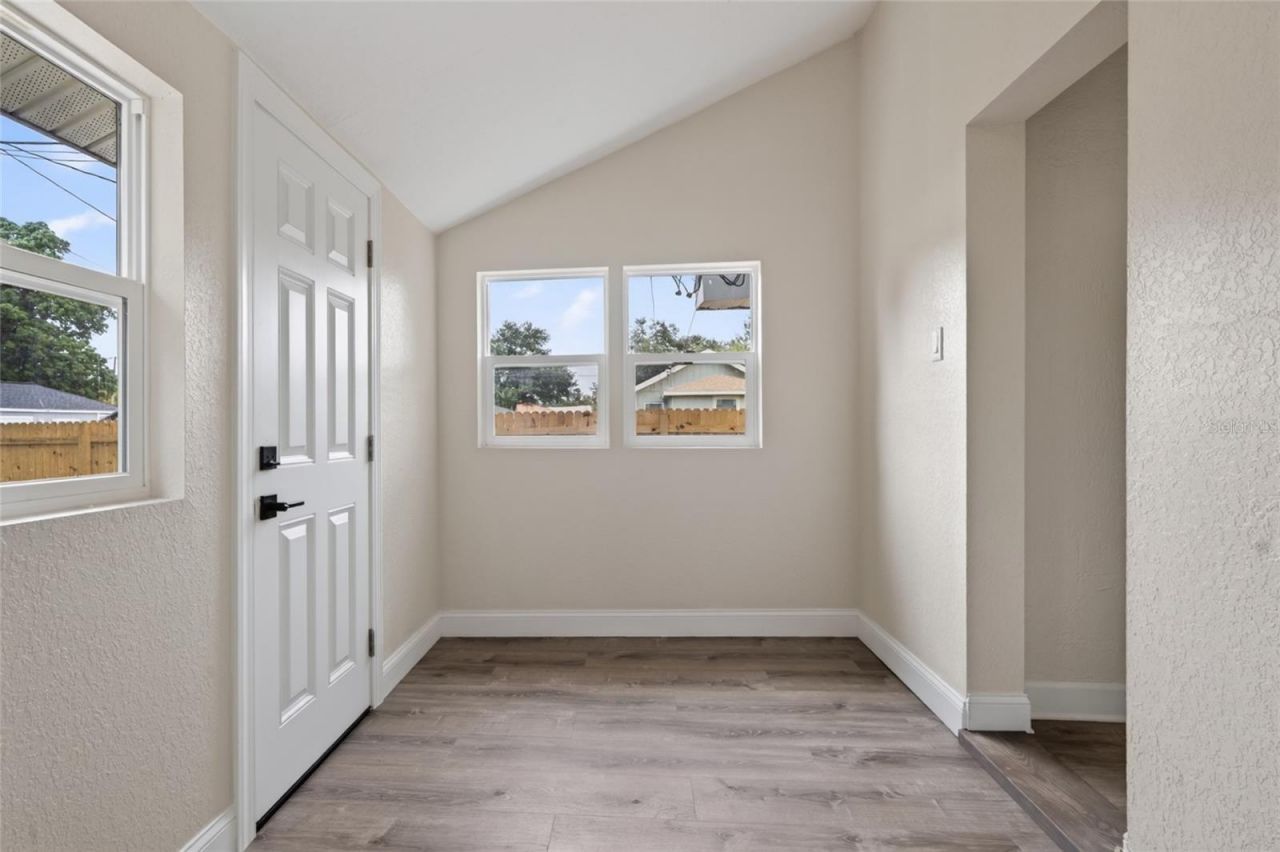 1327 35th Street S, Saint Petersburg, FL 33711 Photo