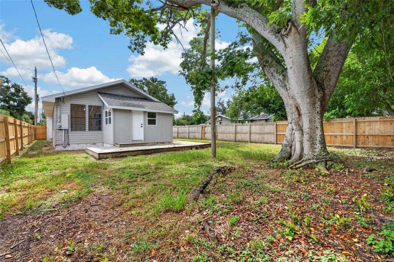 1327 35th Street S, Saint Petersburg, FL 33711 Photo