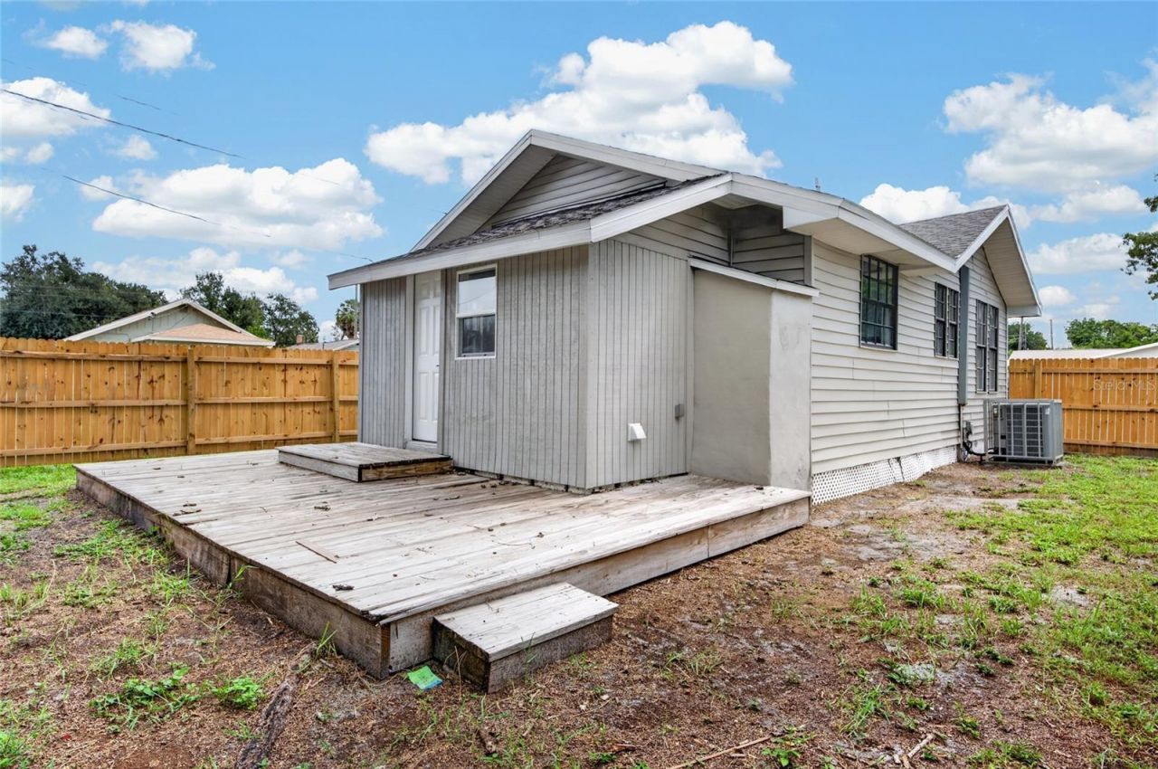 1327 35th Street S, Saint Petersburg, FL 33711 Photo