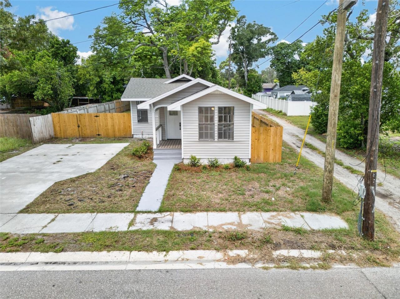 1327 35th Street S, Saint Petersburg, FL 33711 Photo