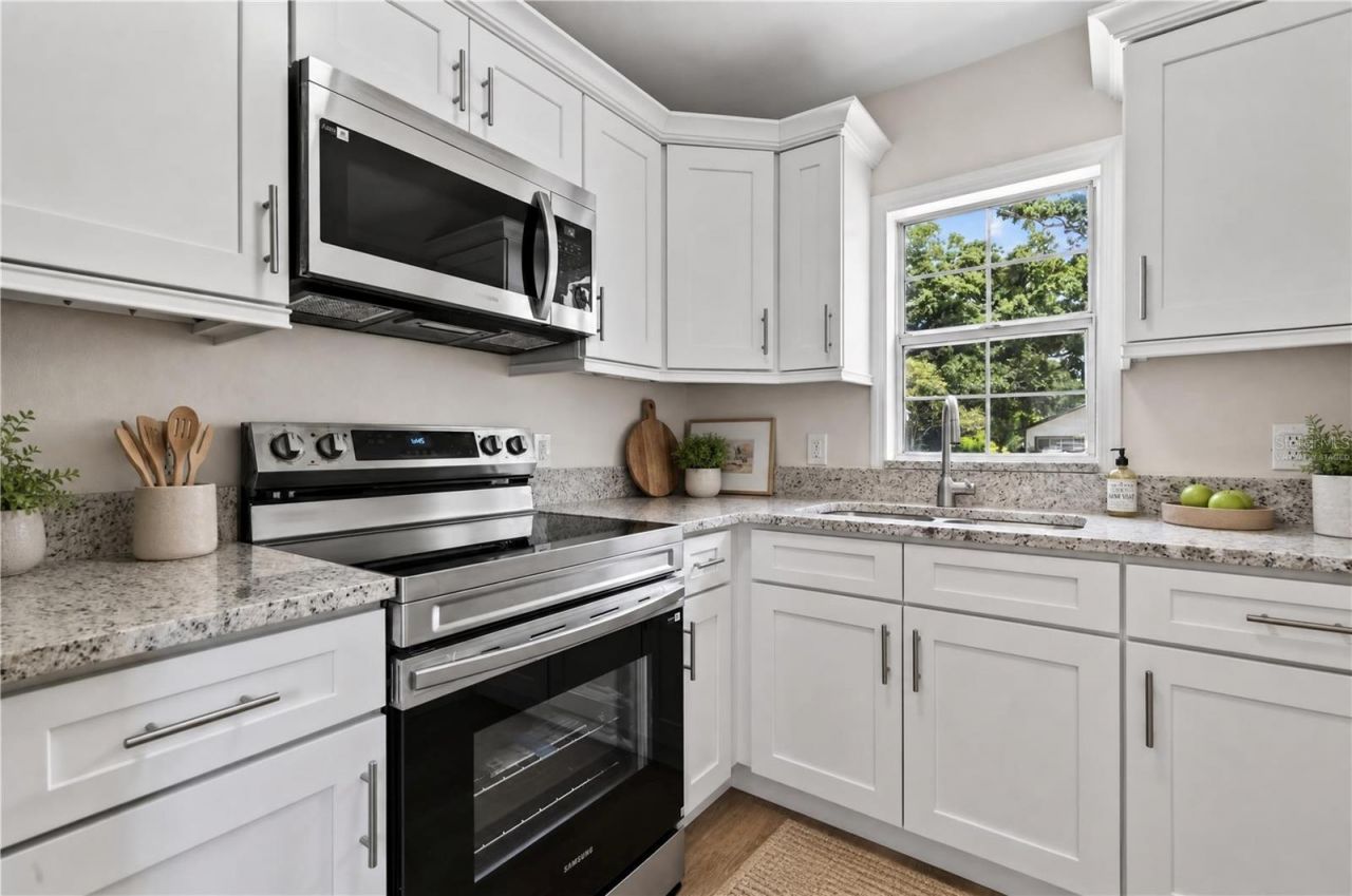 3927 11th Avenue S, Saint Petersburg, FL 33711 Photo