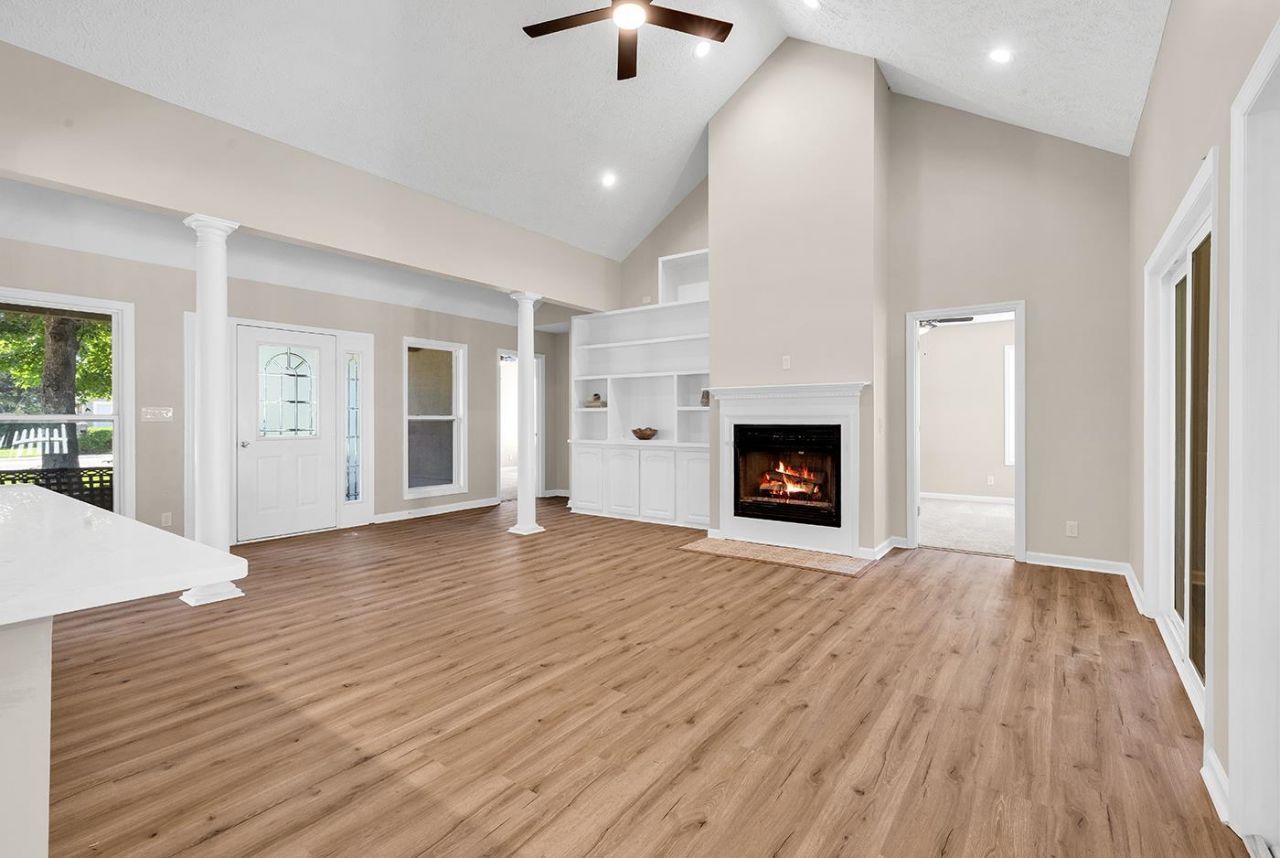 113 Ashton Circle Photo 3