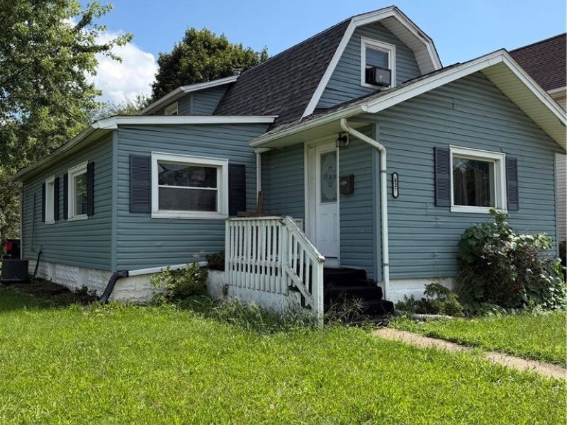 427 4th Street NW, New Philadelphia, OH 44663 Photo 4