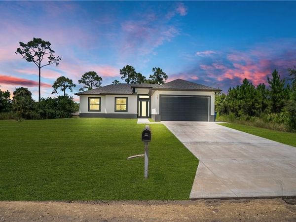 505 E 9TH ST , LEHIGH ACRES, FL 33972