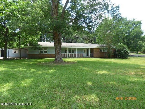 121 Catalpa Drive, Natchez, MS 39120