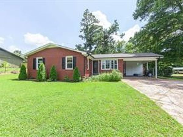 16 Oak Grove Rd , Jackson, TN 38301