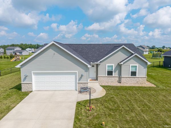 12825 Sunfish Drive, Middlebury, IN 46540