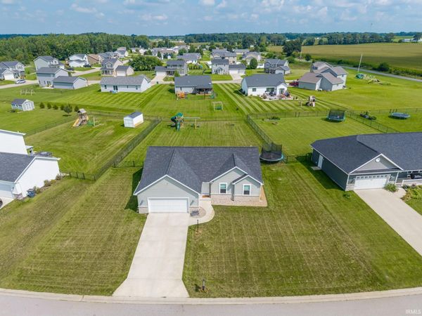 12825 Sunfish Drive, Middlebury, IN 46540