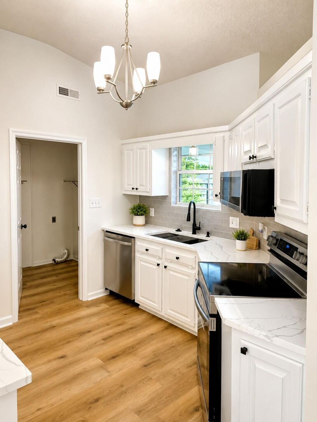 9668 Middleton Court Photo 4