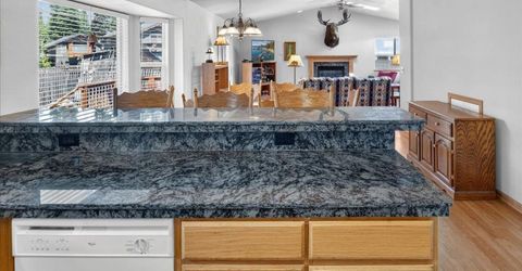 1762 Arrowhead Avenue, South Lake Tahoe, CA 96150 Photo