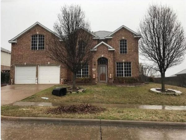 720 Candle Meadow Boulevard, DeSoto, TX 75115