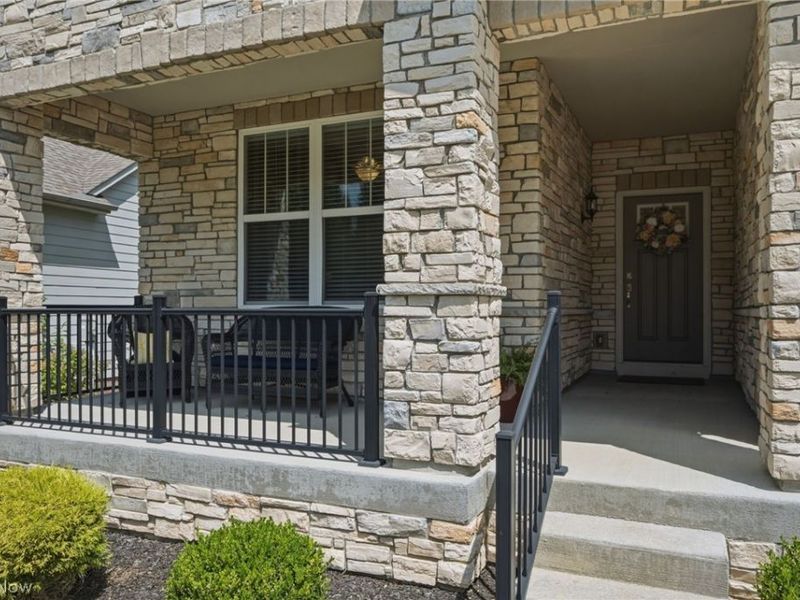 670 Shinnecock Lane, Aurora, OH 44202 Photo 2
