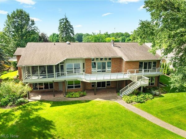 5234 Pinedrive Circle NW, Canton, OH 44718