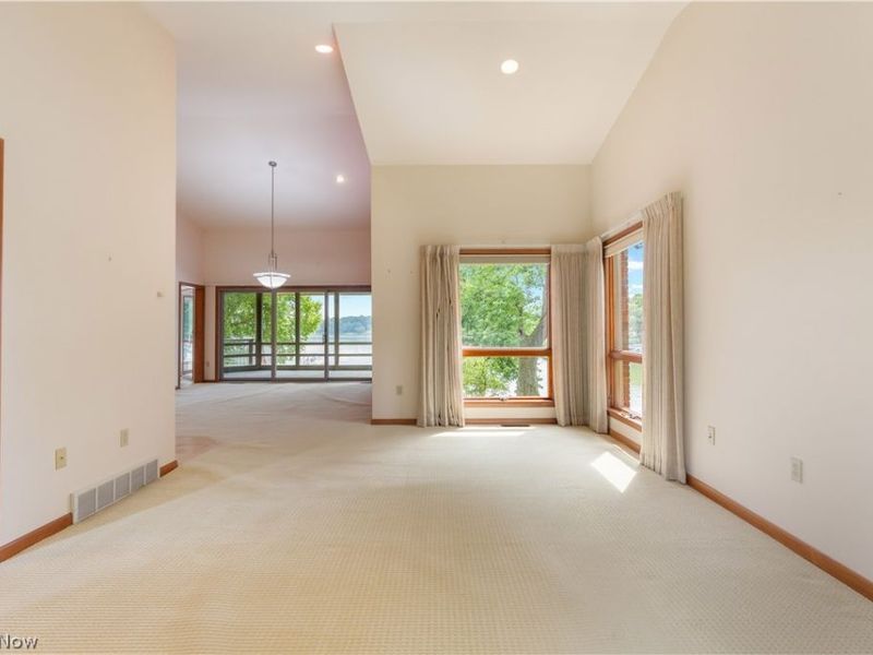 5234 Pinedrive Circle NW, Canton, OH 44718 Photo 14