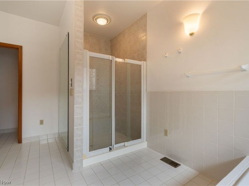 5234 Pinedrive Circle NW, Canton, OH 44718 Photo 25