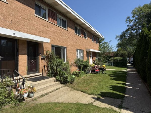 20 N Albert Street , Mount Prospect, IL 60056