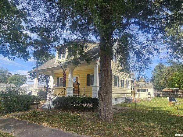 916 4TH Street, Lincoln, IL 62656