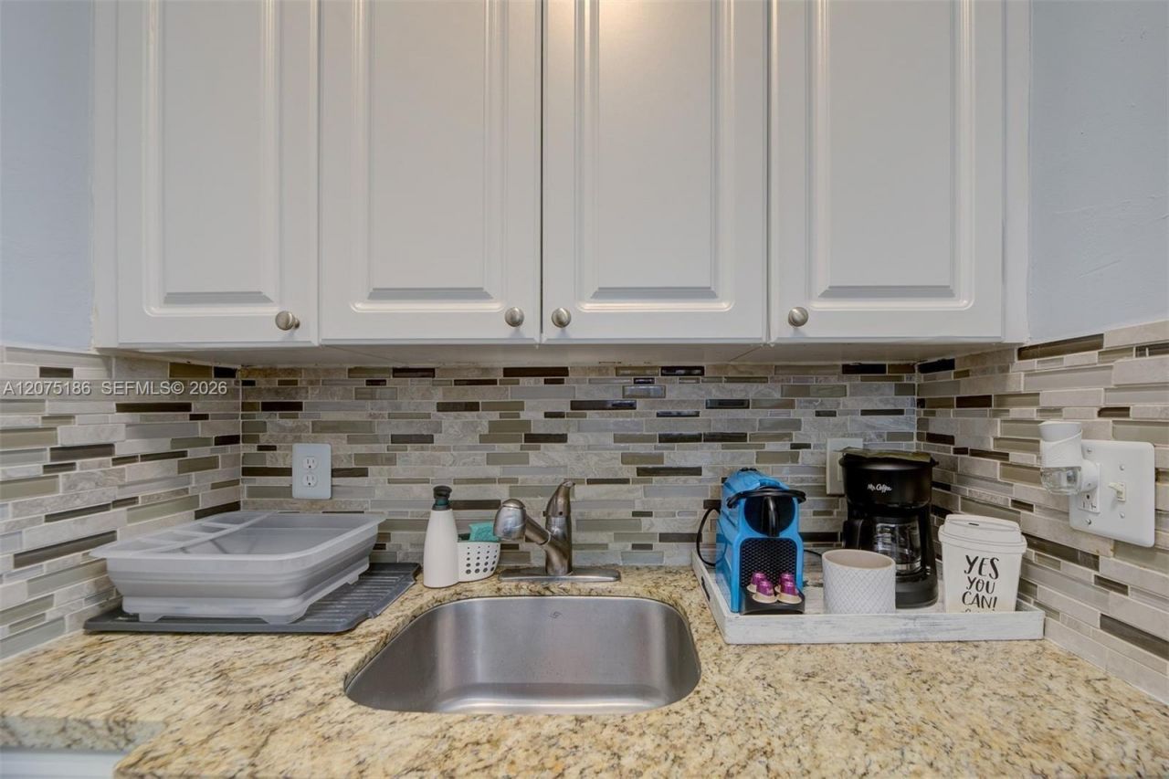 3030 Collins Ave , Unit 1G, Miami Beach, FL 33140 Photo