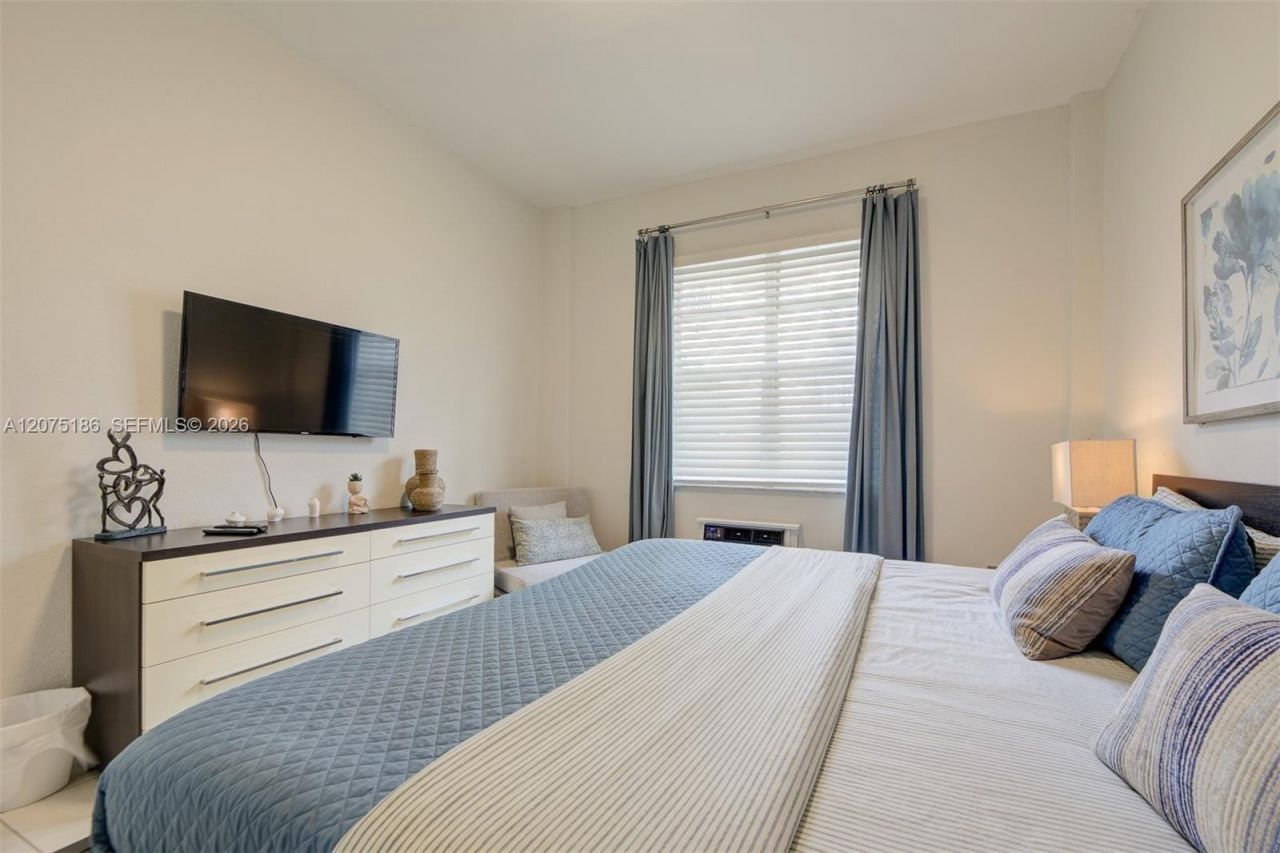 3030 Collins Ave , Unit 1G, Miami Beach, FL 33140 Photo