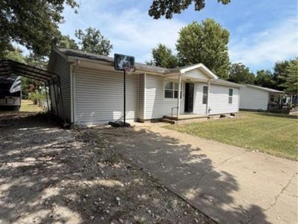1329 Elliott Avenue, Parsons, KS 67357
