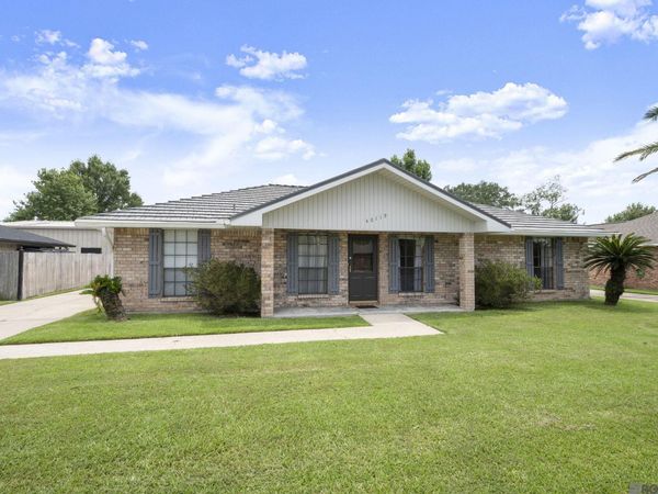 40119 La Rochelle Rd, Prairieville, LA 70769