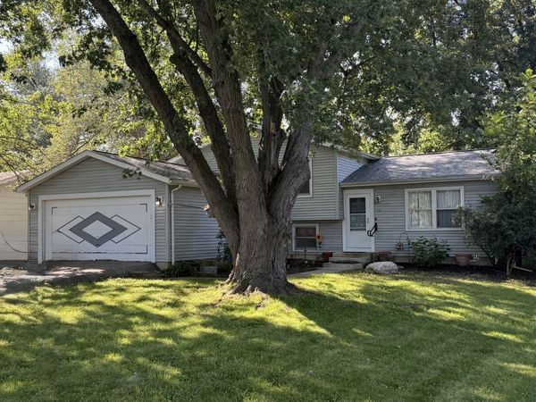 2505 Magnolia Lane , Lindenhurst, IL 60046