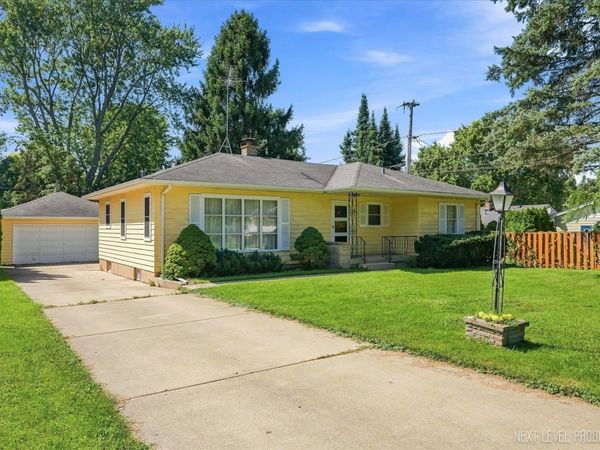 846 N Fifth Avenue, Geneva, IL 60134