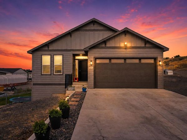 1525 Della Ave, Benton City, WA 99320