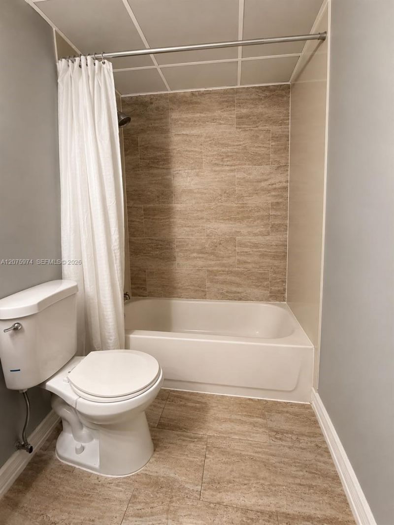 9440 Fontainebleau Blvd , Unit 515, Miami, FL 33172 Photo