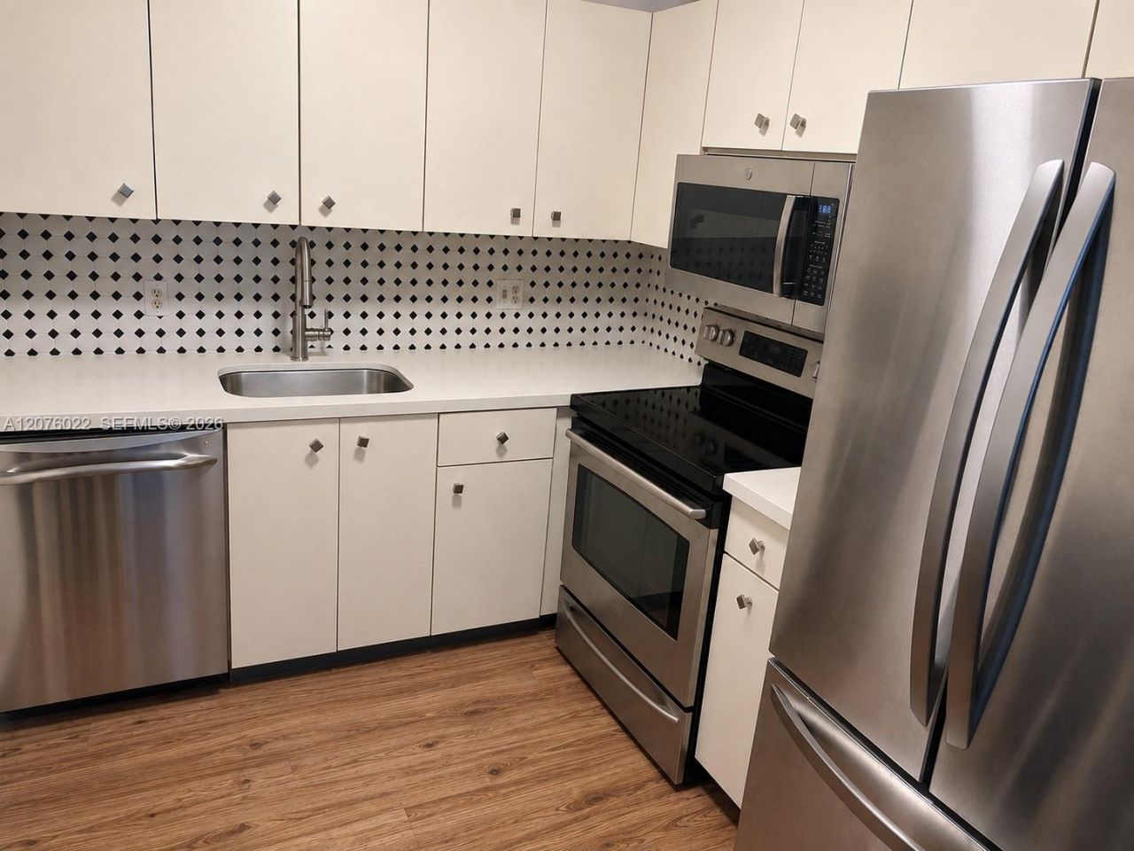 13155 SW 7th Ct, Unit 302E, Pembroke Pines, FL 33027 Photo
