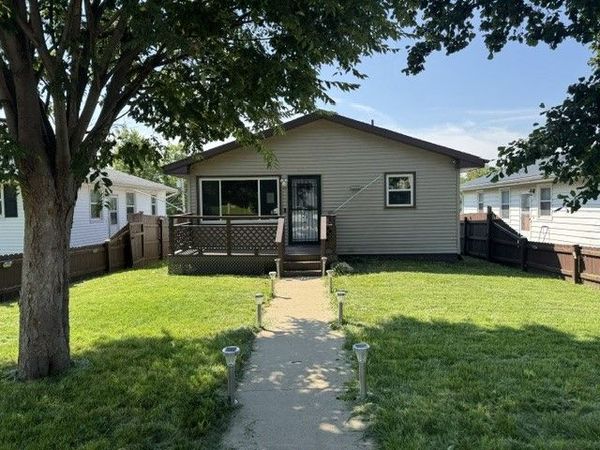 1337 20th Avenue SW, Cedar Rapids, IA 52404