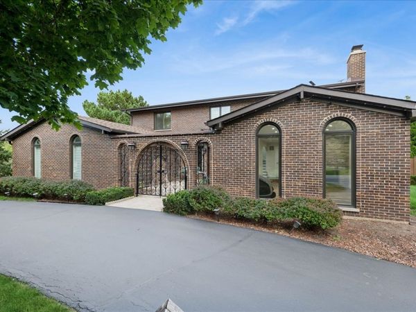 505 Rue Royale, Deer Park, IL 60010
