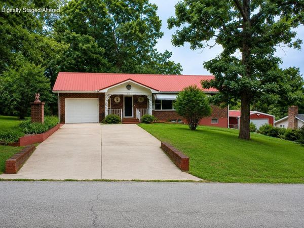 912 Elm Drive , Warsaw, MO 65355