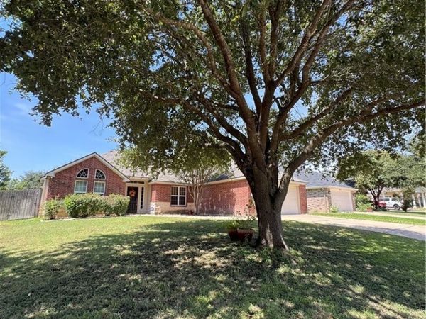 5704 Meadow Wood Drive, Temple, TX 76502
