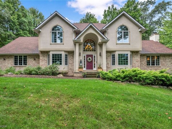 9198 Regency Woods Drive , Kirtland, OH 44094