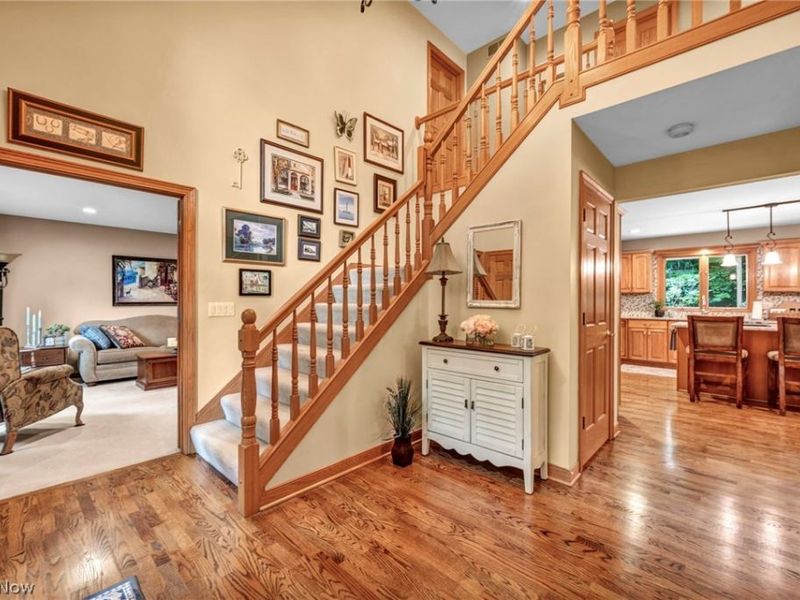 9198 Regency Woods Drive, Kirtland, OH 44094 Photo 3