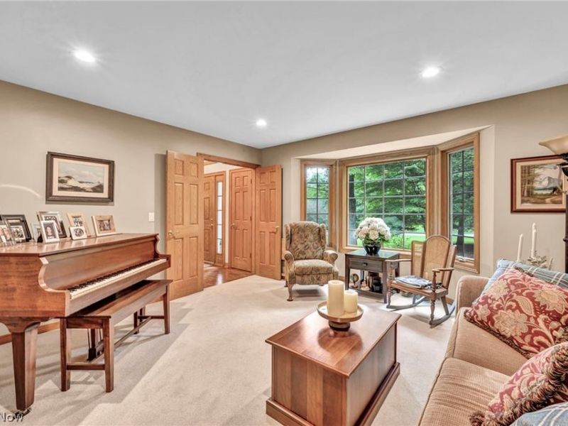 9198 Regency Woods Drive, Kirtland, OH 44094 Photo 6