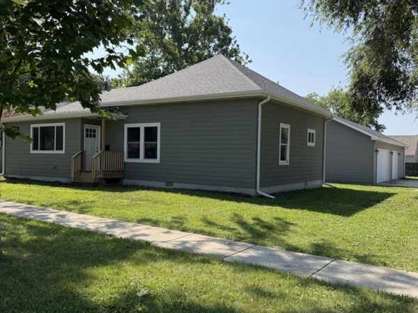 402 E 2nd Street , Gilman, IL 60938