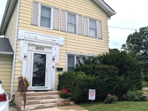 802 Erie Street , Elgin, IL 60123