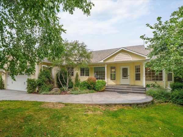 13626 N Friendship Ln, Nine Mile Falls, WA 99026