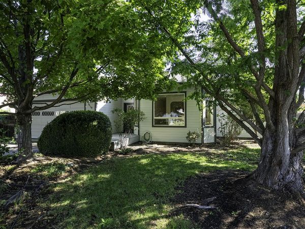 1513 Lithia Way, Talent, OR 97540