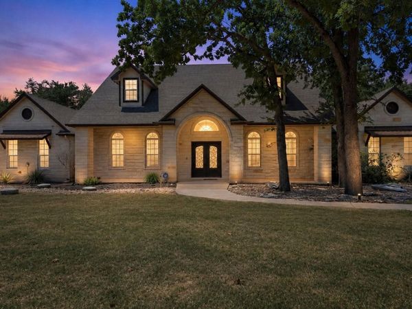 140 Oak Plaza DR, Georgetown, TX 78628