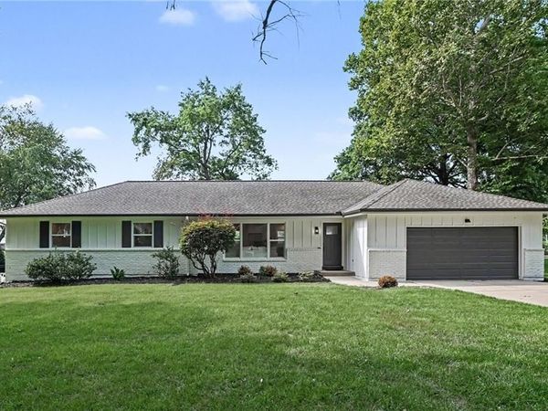 3515 W 93rd Street, Leawood, KS 66206