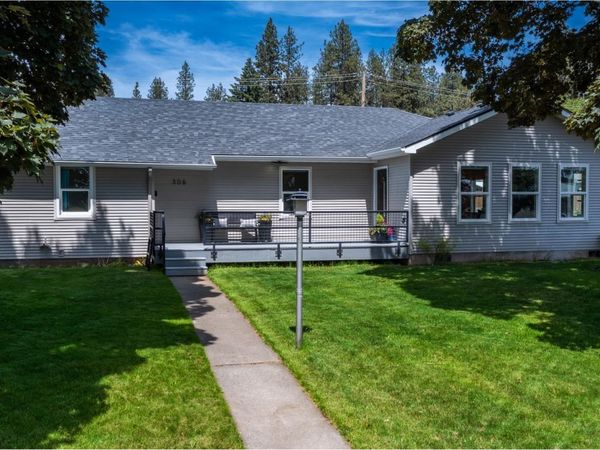 306 W 3rd St, Cheney, WA 99004