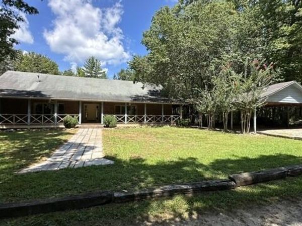 290 Bear Cave Trail, Lakemont, GA 30552