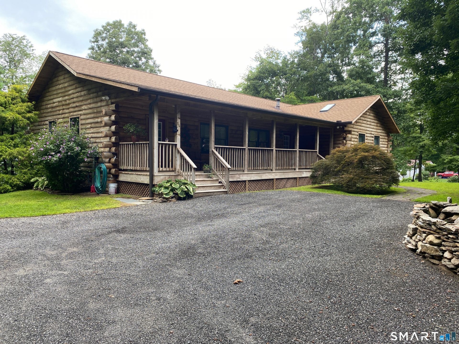 54 Outlook, New Milford, CT 06776 Main Photo