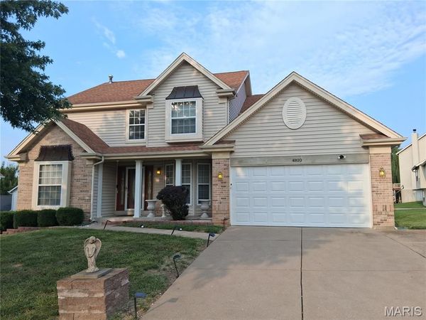 4820 Country Lane Woods Street, Florissant, MO 63033